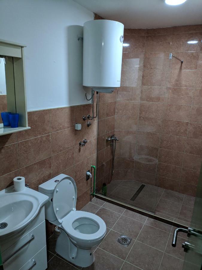 Malo Brdo Appartement Podgorica Buitenkant foto